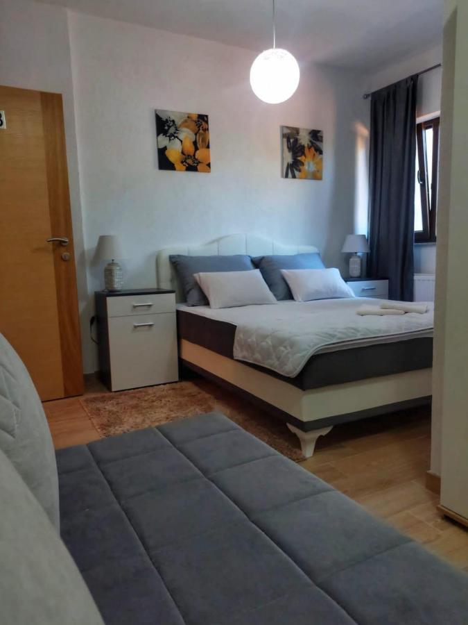 Vacation Home Keskic Velika Gata Экстерьер фото