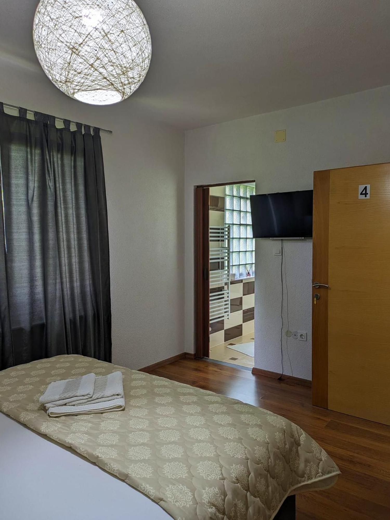 Vacation Home Keskic Velika Gata Экстерьер фото