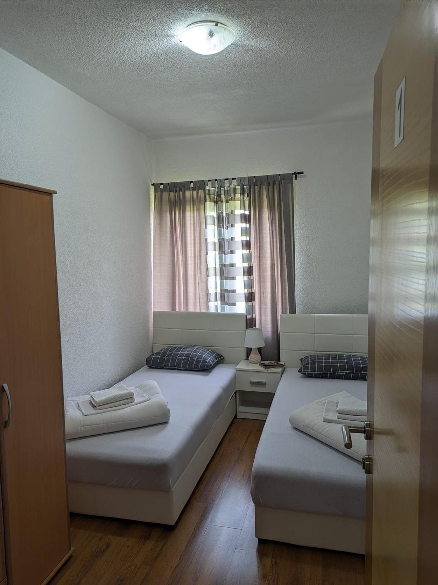 Vacation Home Keskic Velika Gata Экстерьер фото